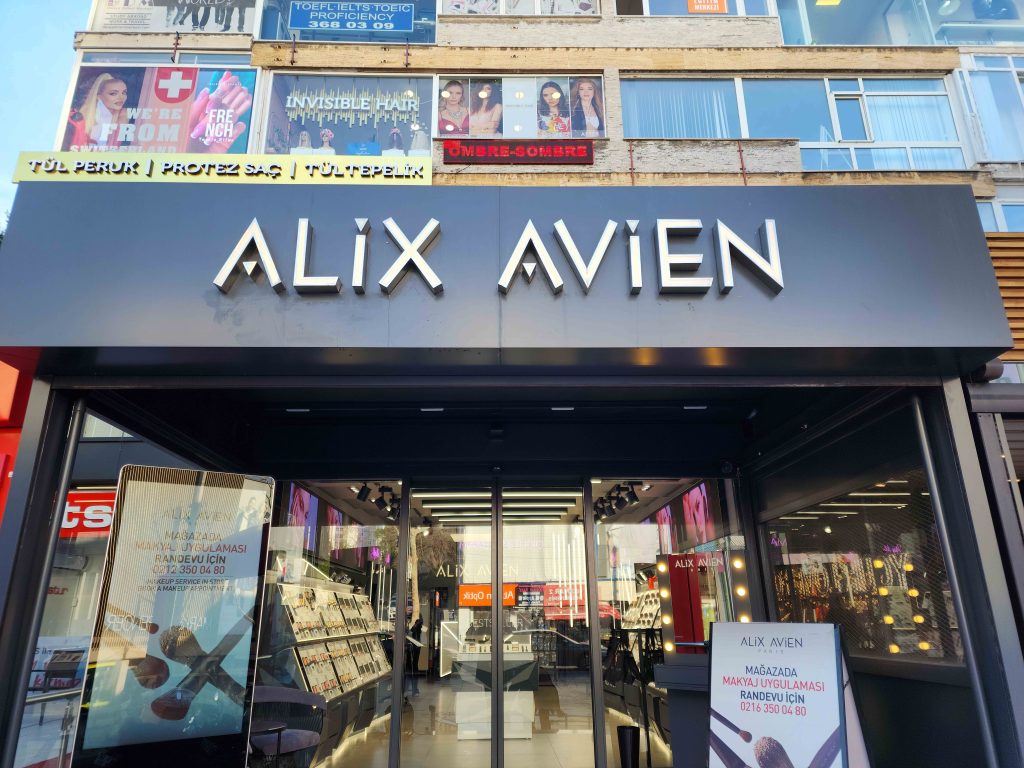 Alix Avien Bağdat Caddesi
