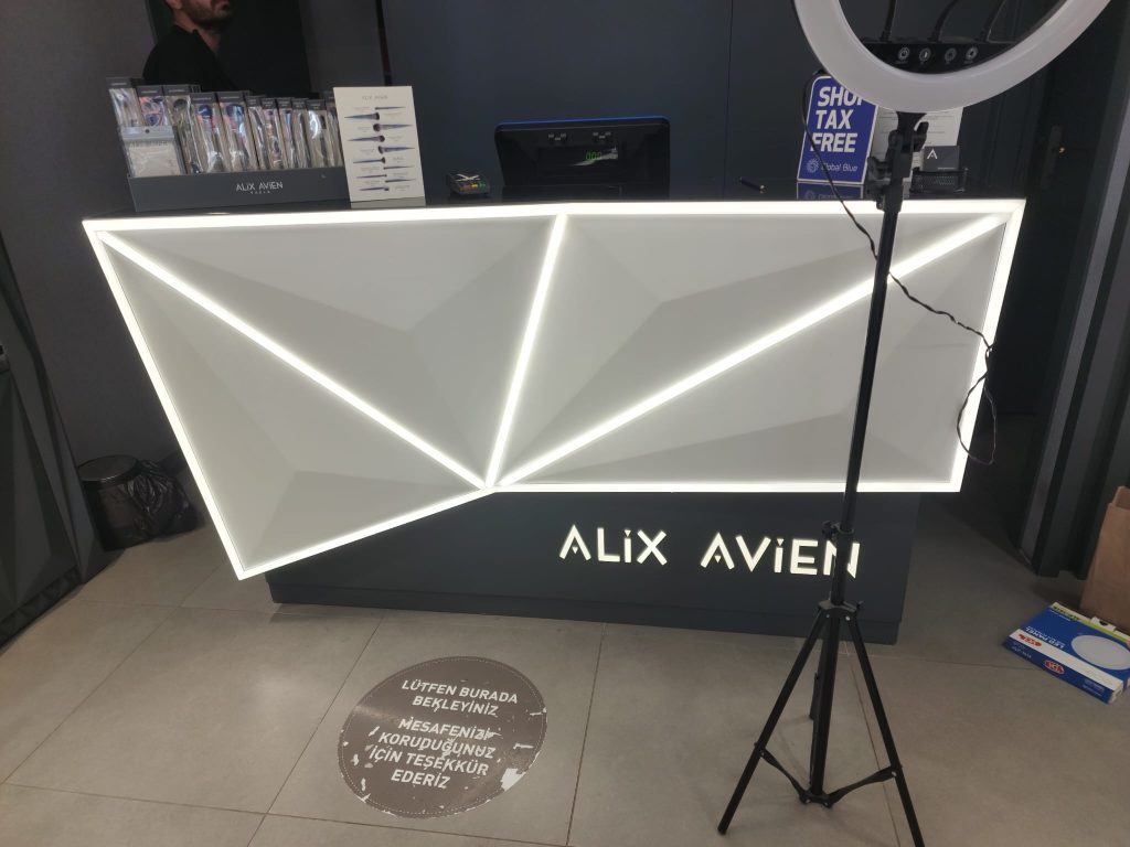 Alix Avien Bağdat caddesi